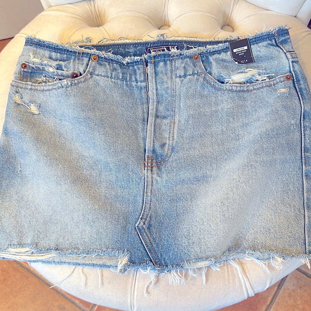 A&F mini skirt